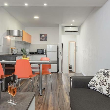 Apartment Eva- Modern Central Place Póla Kültér fotó